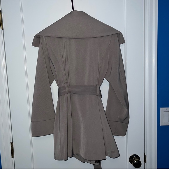 Taupe trench coat - Picture 2 of 3